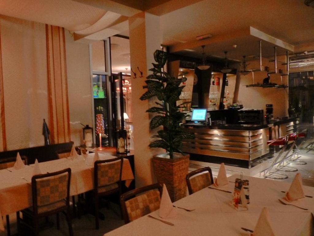 Garni Hotel Oasis Belgrad Exterior foto