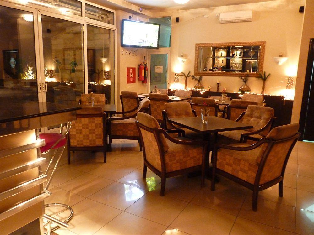 Garni Hotel Oasis Belgrad Exterior foto