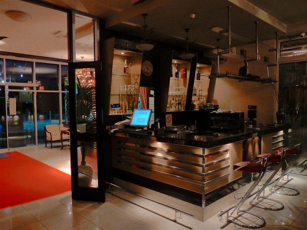 Garni Hotel Oasis Belgrad Exterior foto