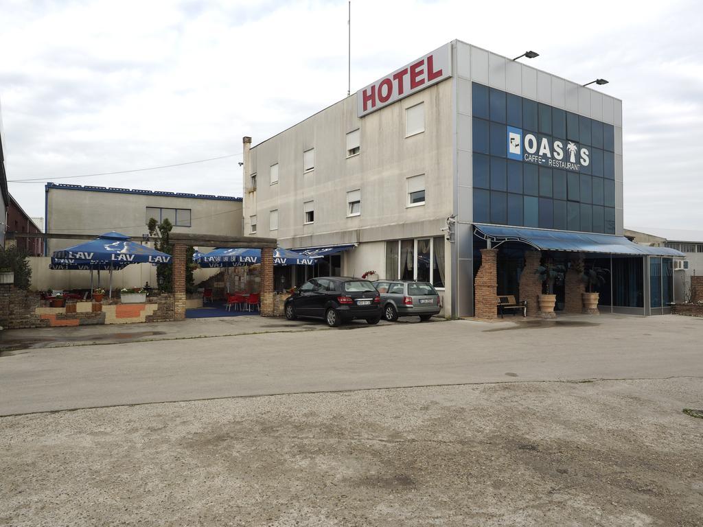 Garni Hotel Oasis Belgrad Exterior foto